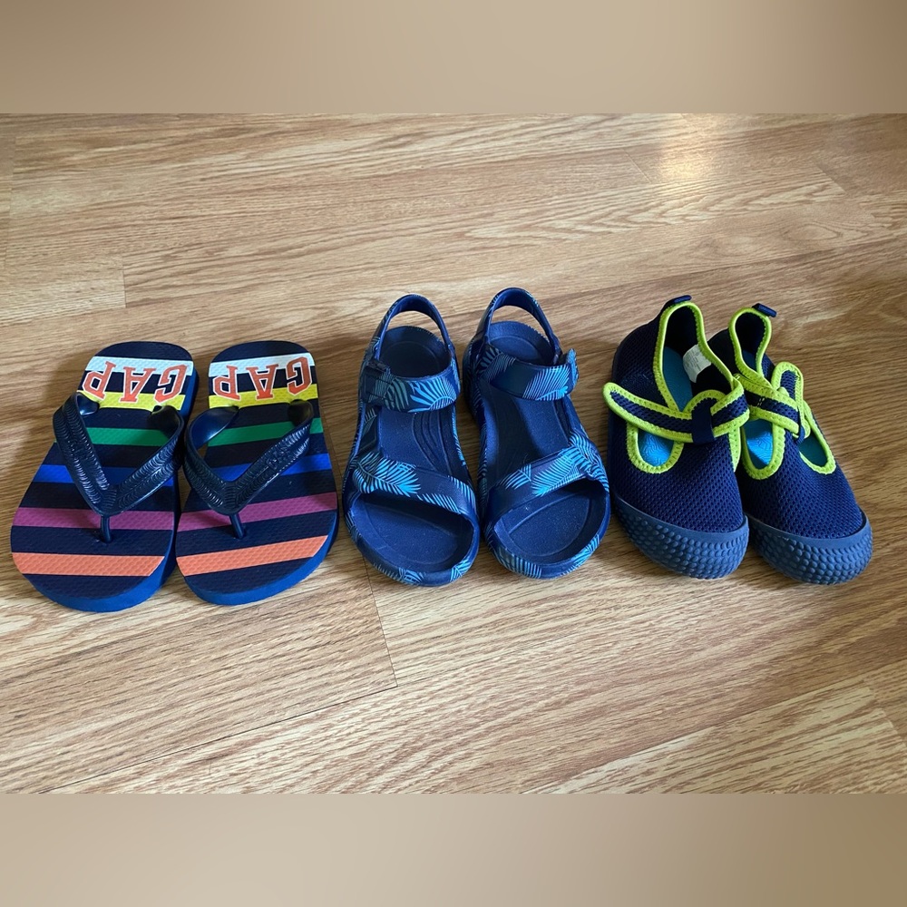 Kids summer sandals/flip flops
